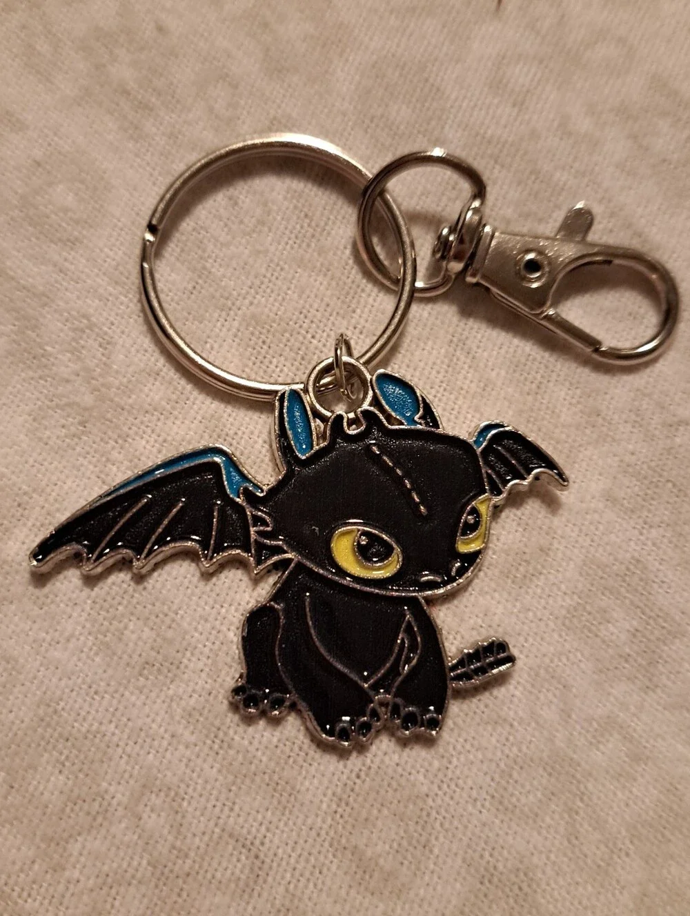 Toothless Dragon Keyring - Picture 3 of 5